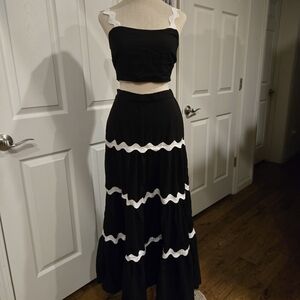 Elegant Black and White Maxi Skirt